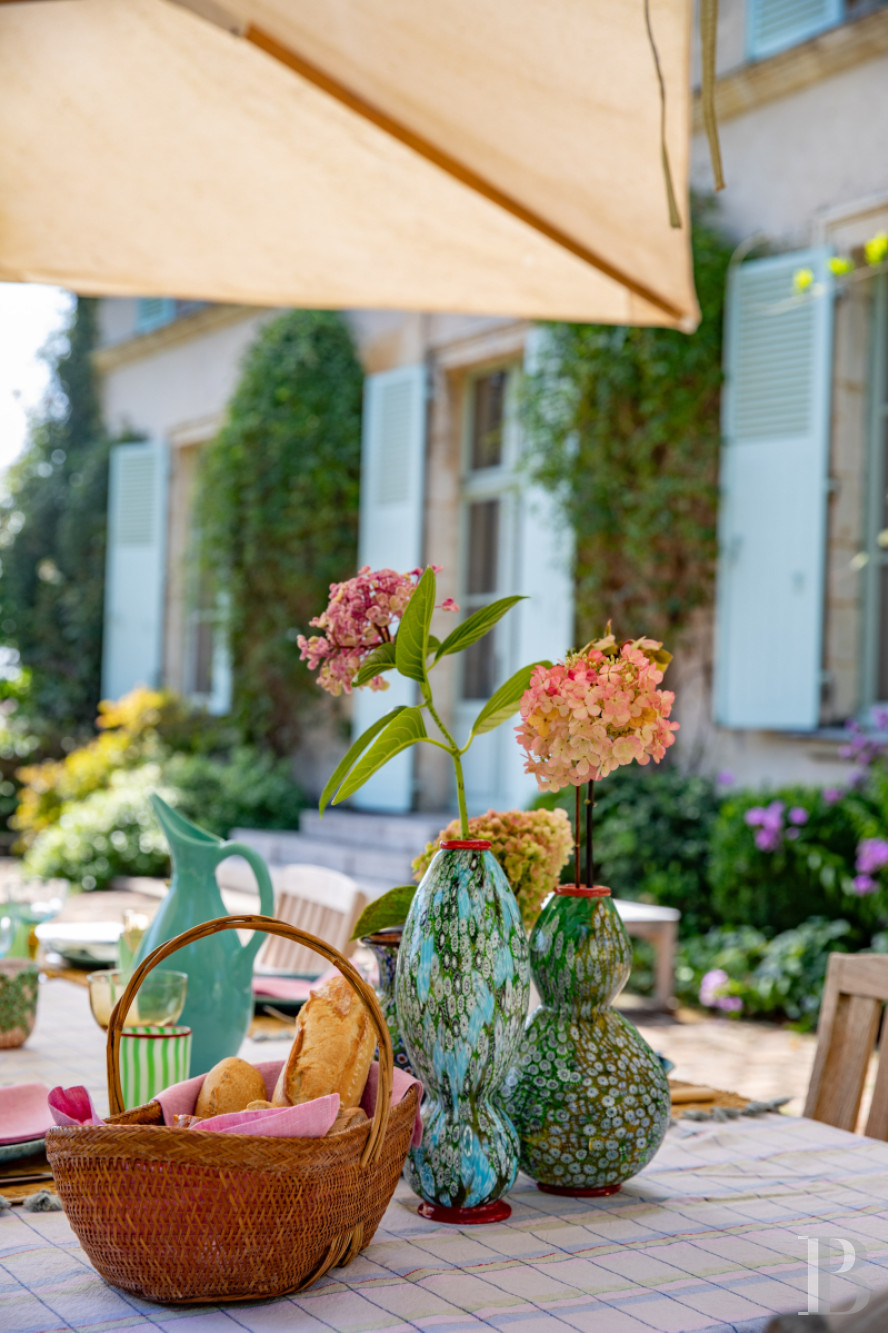 Dans le Perche, au nord-est de Bellême, une maison des 18e et 19e siècle au milieu de grands arbres  - photo  n°8